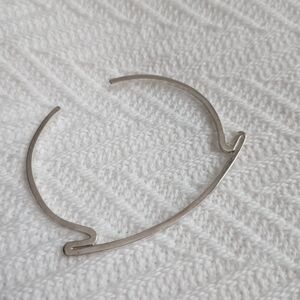Minimalist Silver Metal Collar Necklace